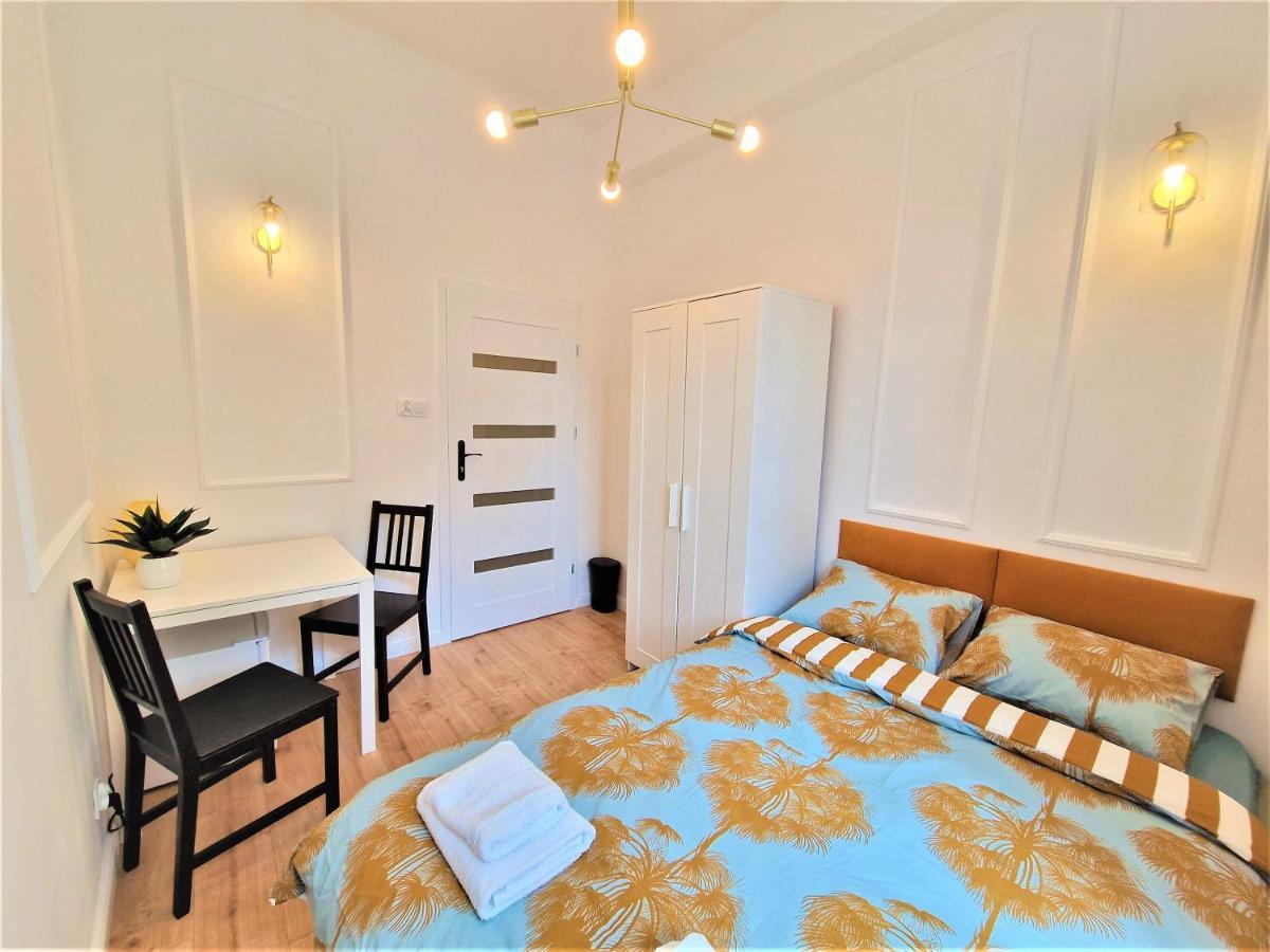 J&W Apartments Swietojanska Rooms ワルシャワ エクステリア 写真
