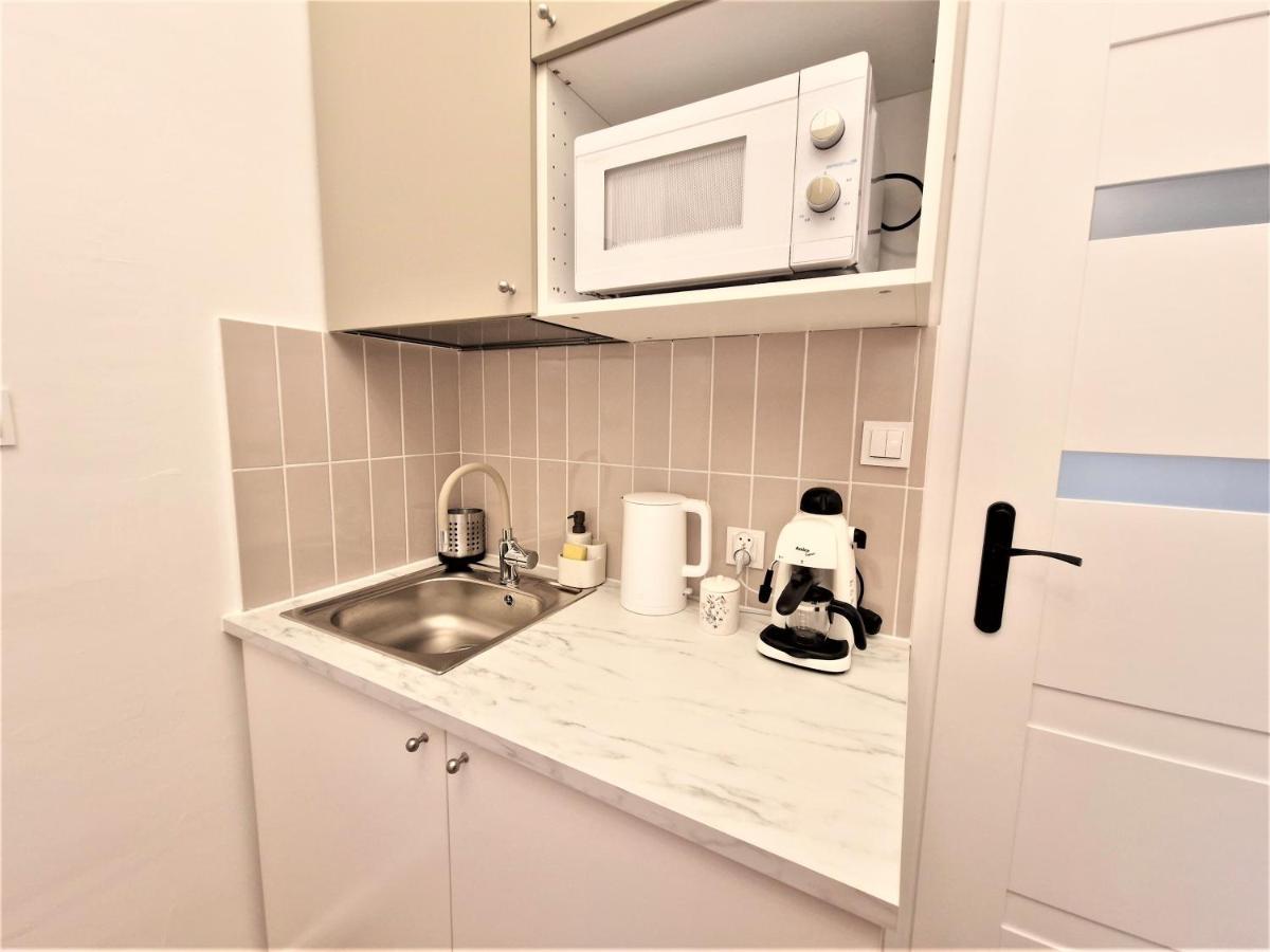 J&W Apartments Swietojanska Rooms ワルシャワ エクステリア 写真