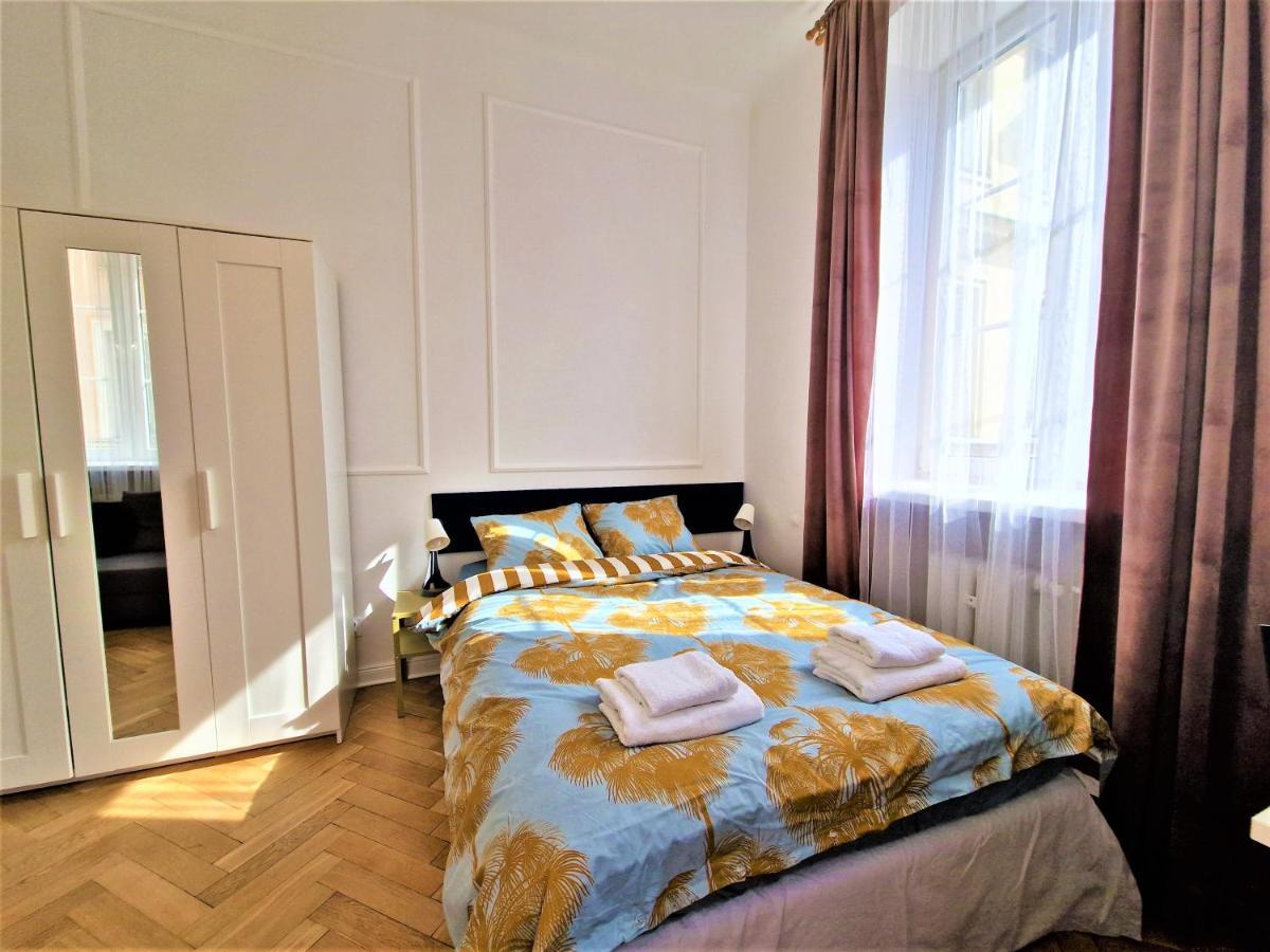 J&W Apartments Swietojanska Rooms ワルシャワ エクステリア 写真