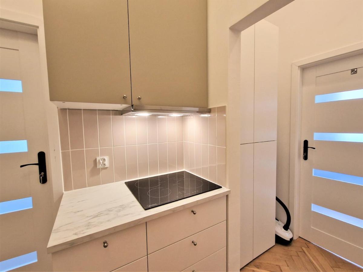 J&W Apartments Swietojanska Rooms ワルシャワ エクステリア 写真