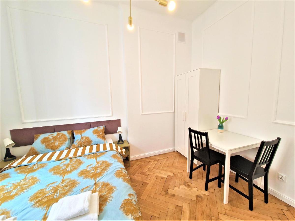 J&W Apartments Swietojanska Rooms ワルシャワ エクステリア 写真