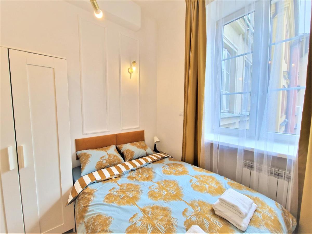 J&W Apartments Swietojanska Rooms ワルシャワ エクステリア 写真