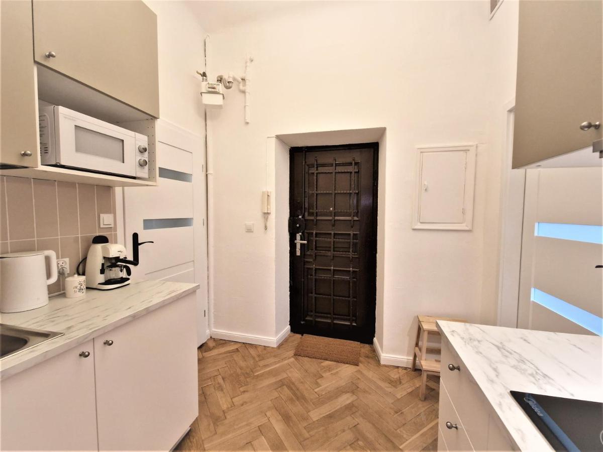 J&W Apartments Swietojanska Rooms ワルシャワ エクステリア 写真