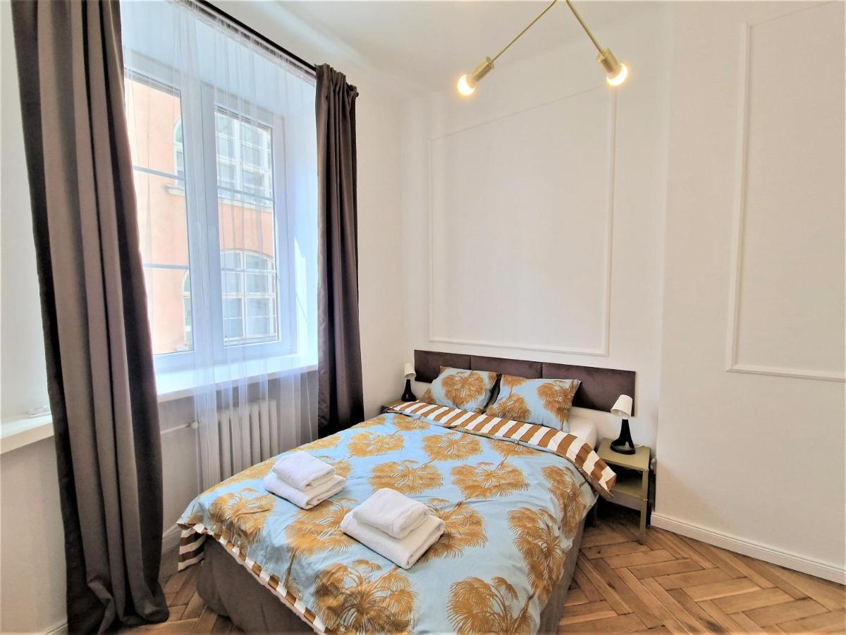 J&W Apartments Swietojanska Rooms ワルシャワ エクステリア 写真