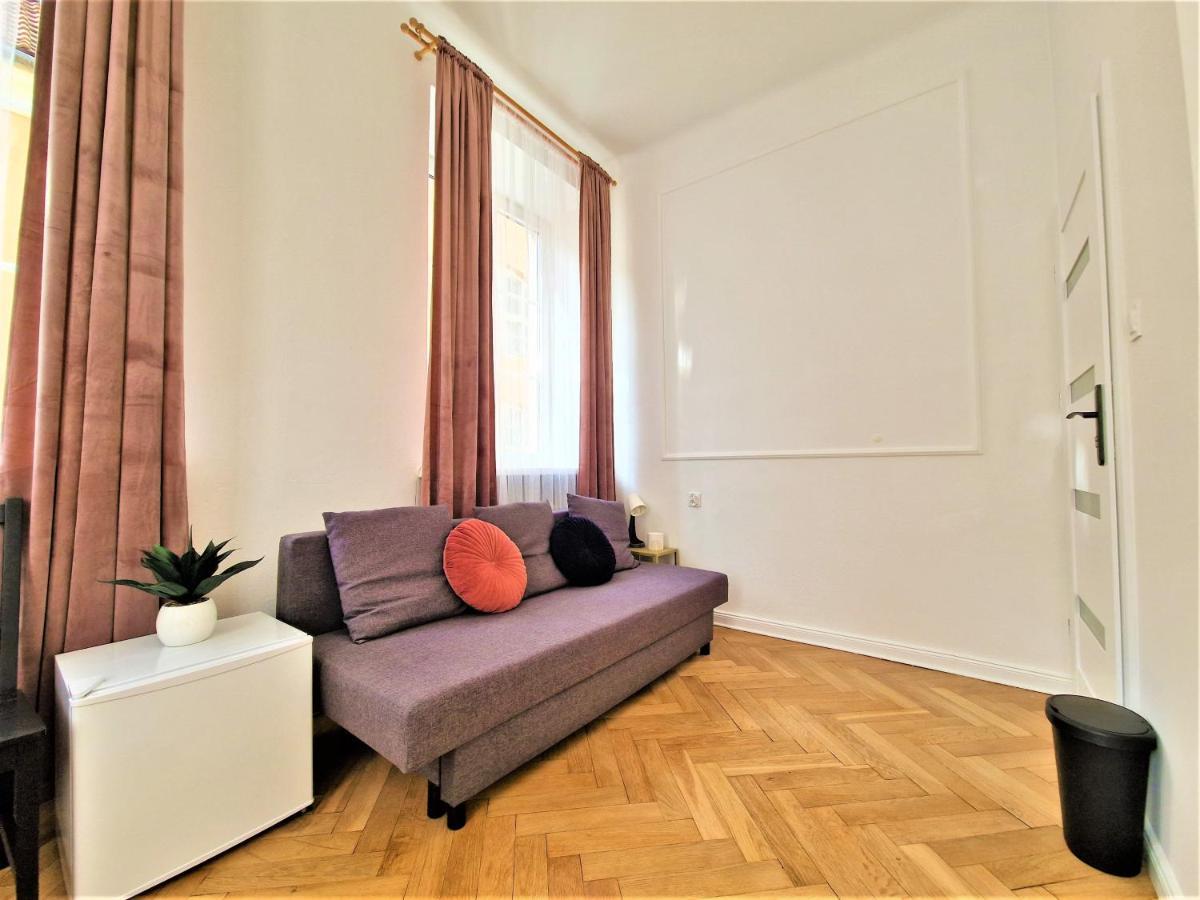 J&W Apartments Swietojanska Rooms ワルシャワ エクステリア 写真