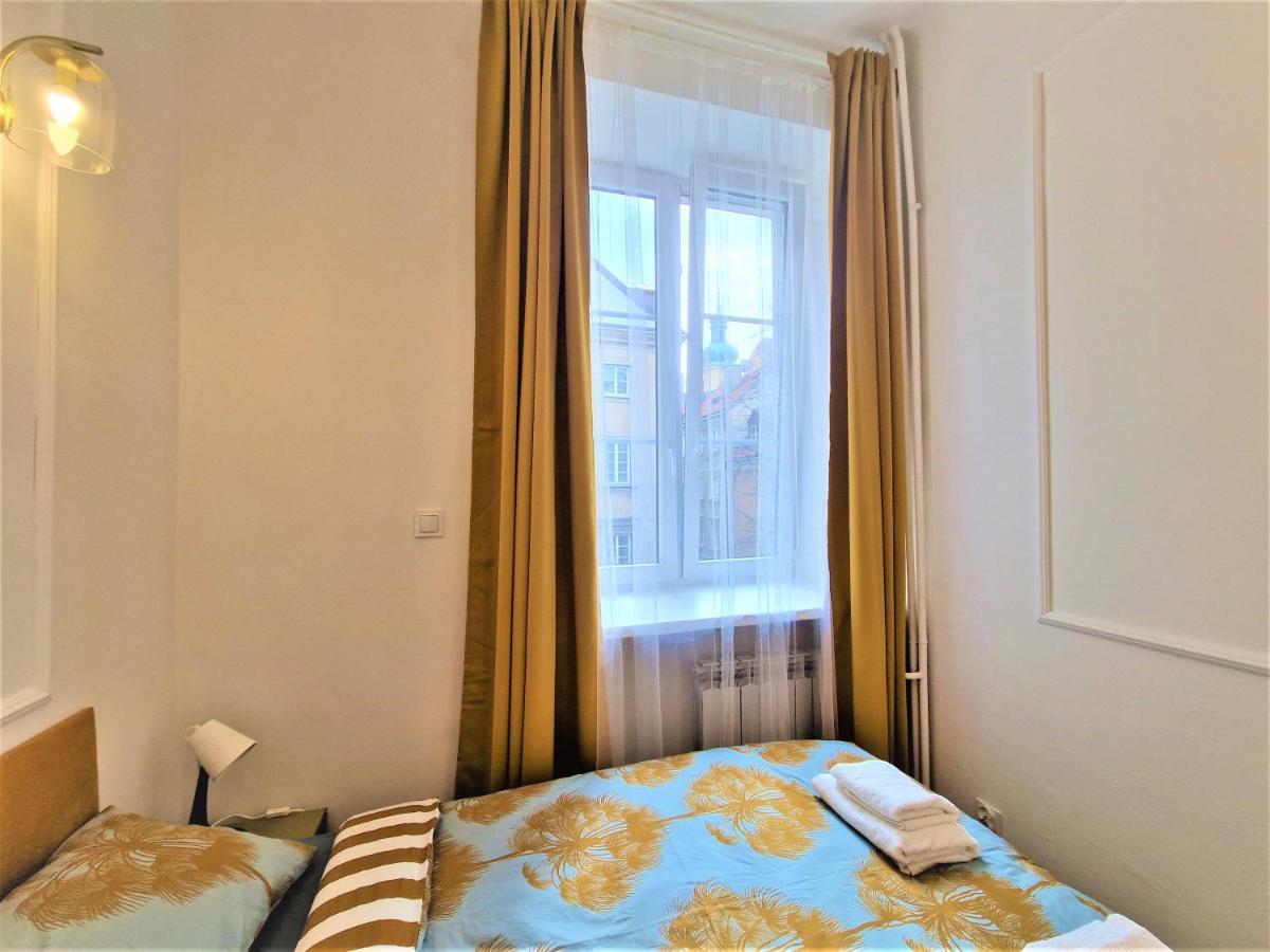 J&W Apartments Swietojanska Rooms ワルシャワ エクステリア 写真