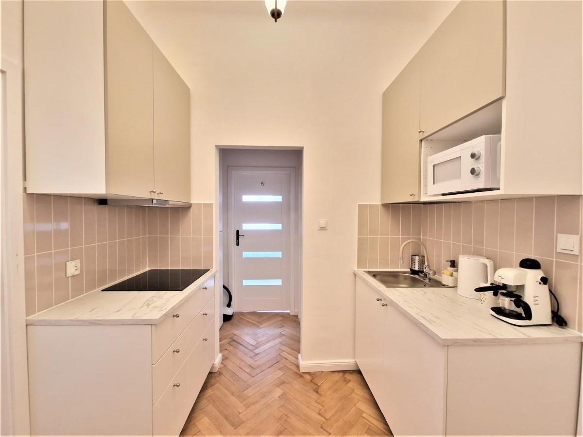 J&W Apartments Swietojanska Rooms ワルシャワ エクステリア 写真